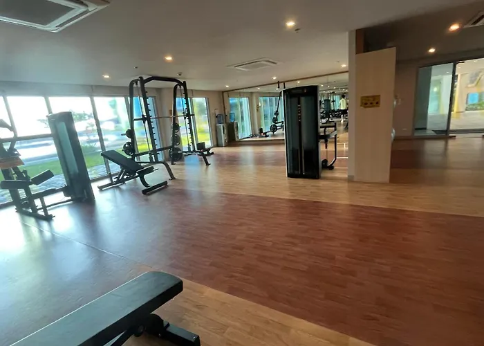 Bayshore 2 Okada Bayview Fast Wifi Big Tv Near Naia&moa Apartment